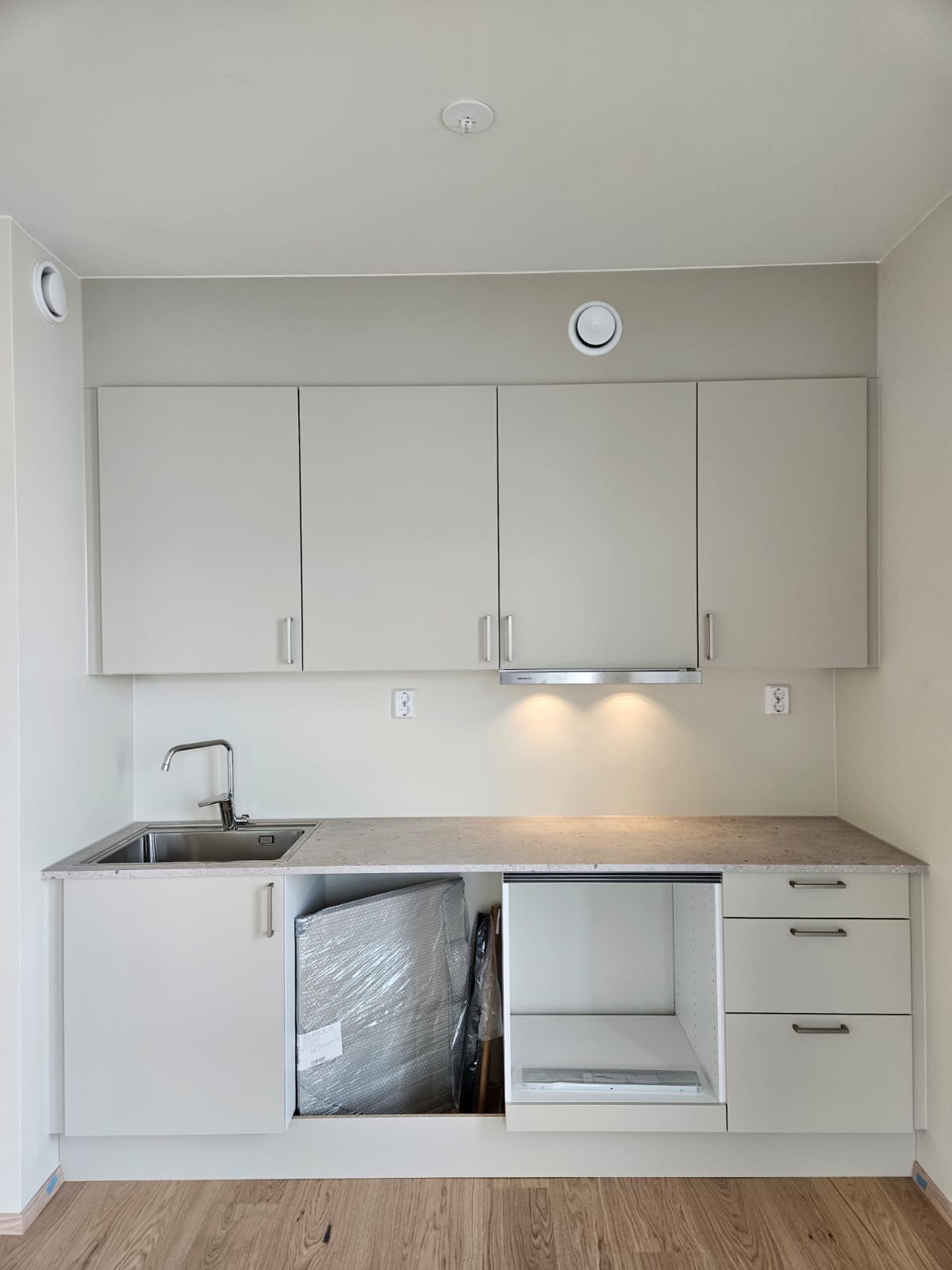 Kjøkken.  Hvitevarer vil bli satt inn før innflytting.